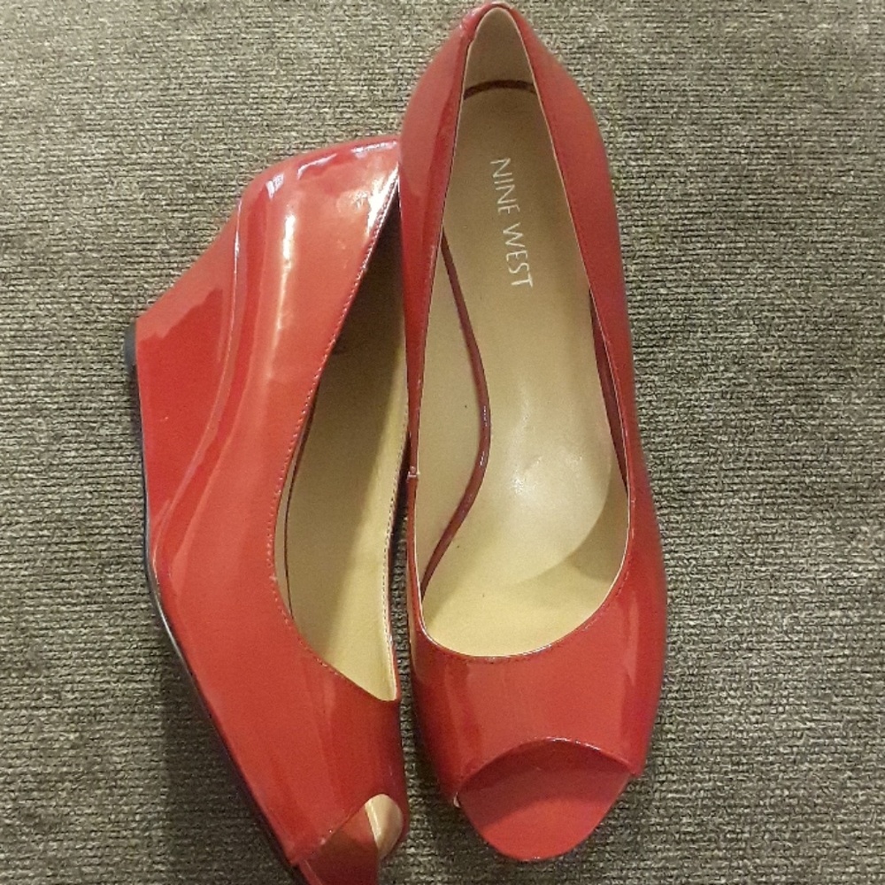 Shoe